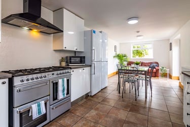 6 bed house, Seely Rd, Lenton, Nottingham, NG71NU - Image 1