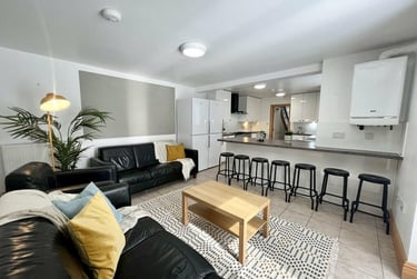 8 bed house, Dunlop ave, Lenton, Nottingham, NG72BW - Image 1