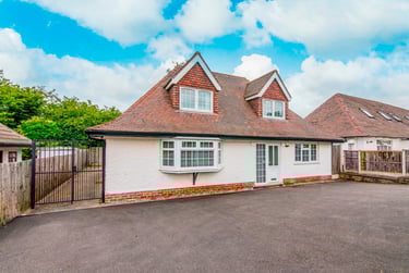 6 bed house, Orston drive (south end ), Wollaton park, Nottingham, NG81AJ - Image 1