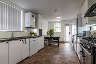 6 bed house, Douglas rd, Lenton, Nottingham, NG71NW - Image 1