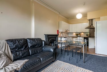 3 bed flat, Clumber cres south, The park estate, Nottingham, NG71EH - Image 2