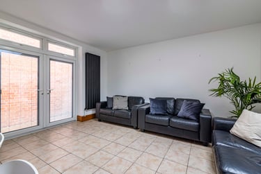 7 bed house, Dunlop ave, Lenton, Nottingham, NG72BW - Image 2