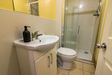 5 bed house, Annesley grove, Arboretum, Nottingham, NG14GU - Image 11