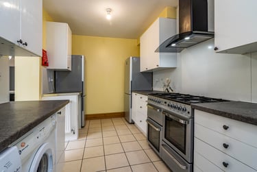 6 bed house, Charnock ave, Wollaton park, Nottingham, NG81AG - Image 6