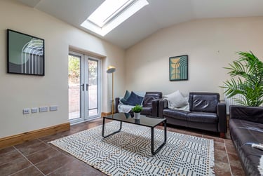 7 bed house, Dunlop ave, Lenton, Nottingham, NG72BW - Image 1