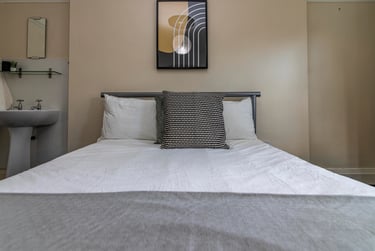 6 bed house, Harlaxton drive, Lenton, Nottingham, NG71JD - Image 7