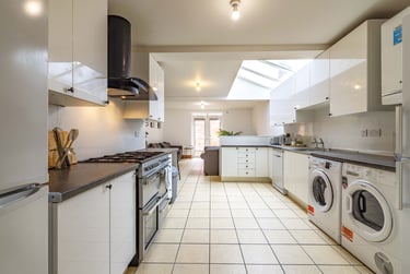 7 bed house, Cottesmore rd, Lenton, Nottingham, NG71QE - Image 1