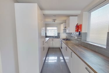 5 bed house, Friars court, The park estate, Nottingham, NG71EW - Image 1