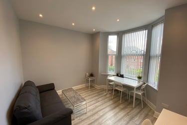 1 bed flat, Brighton Grove, Victoria Park, Manchester, M145JR - Image 1