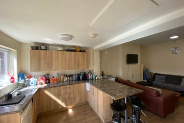 5 bed house, Hathersage road, Victoria park, Manchester, M130FE - Image 2