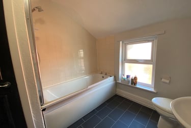 2 bed flat, Dickenson road, Longsight, Manchester, M130NG - Image 9