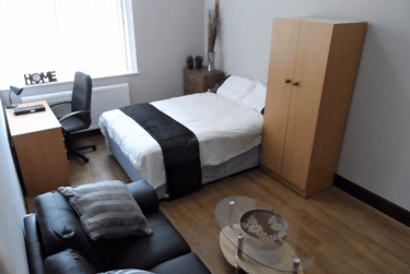 1 bed flat, Hathersage road, Victoria park, Manchester, M130FE - Image 1