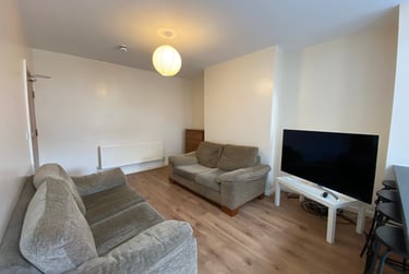 5 bed house, Hathersage road, Victoria park, Manchester, M130FE - Image 1