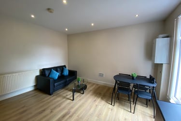 2 bed flat, Portland Cresent, Victoria park, Manchester, M130BU - Image 4
