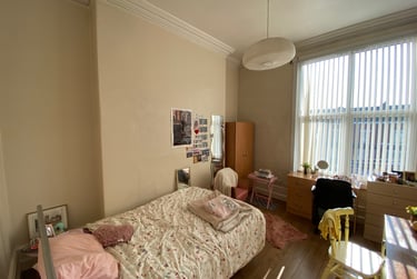 2 bed flat, Hathersage road, Victoria park, Manchester, M130FE - Image 1