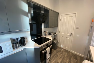 2 bed flat, Dickenson road, Longsight, Manchester, M130NG - Image 1