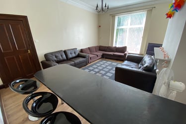 10 bed house, Richmond  grove, Victoria park, Manchester, M130DP - Image 1