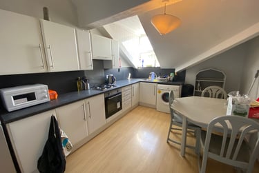 2 bed flat, Dickenson road, Longsight, Manchester, M130NG - Image 6