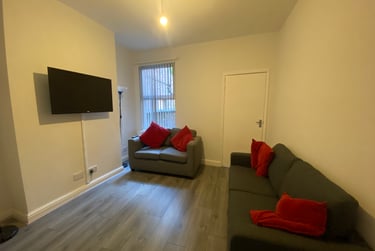 4 bed house, Beeton grove, Victoria park, Manchester, M130DL - Image 3