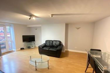 3 bed flat, Richmond  grove, Victoria park, Manchester, M130DP - Image 2
