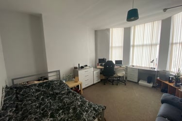 2 bed flat, Dickenson road, Longsight, Manchester, M130NG - Image 5