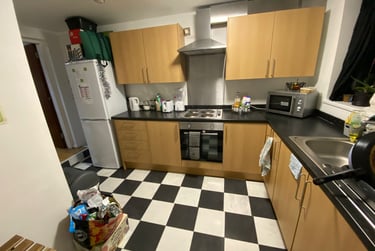 2 bed flat, London Road, Highfield, Sheffield, S24LJ - Image 2