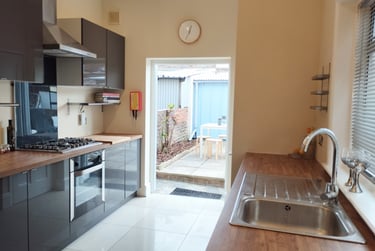 5 bed house, Min walk to Uni, Near university, Portsmouth, PO40BB - Image 2