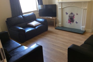 6 bed house, Wigan road, Central, Ormskirk, L392AP - Image 2