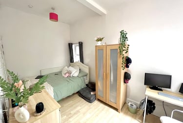 2 bed flat, Central Road, West Didsbury, Manchester, M204ZD - Image 4