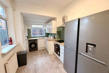 4 bed house, Norfolk Street, Charlestown, Salford, M66DP - Image 3