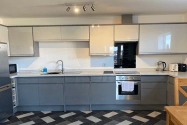 2 bed flat, Picton Street, West End, Lincoln, LN67FR - Image 1