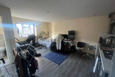 1 bed studio, 72B Derby Grove, Radford, Nottingham, NG71PF - Image 2