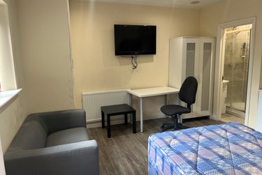 1 bed studio, 72A Derby Grove, Radford, Nottingham, NG71PF - Image 4