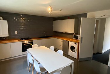 6 bed house, Denison Street, Radford, Nottingham, NG73PH - Image 1