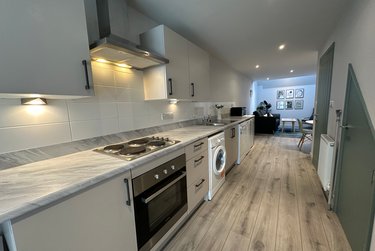 2 bed flat, Chelmsford Street, City Centre, Lincoln, LN57BX - Image 1