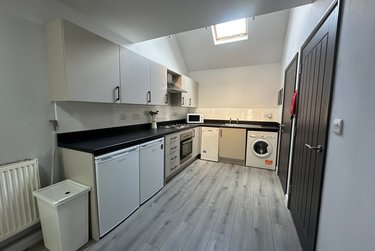 2 bed flat, Chelmsford Street, City Centre, Lincoln, LN57BX - Image 1