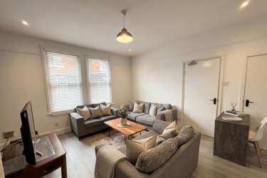 7 bed house, 99 Castle Boulevard, Lace Market, Nottingham, NG71FE - Image 1