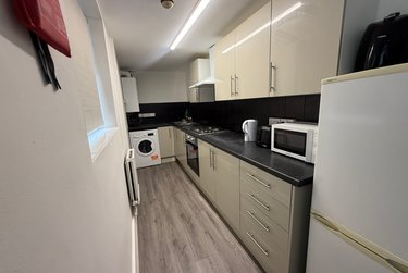 6 bed house, 11 Frederick Grove, Lenton, Nottingham, NG71SG - Image 4