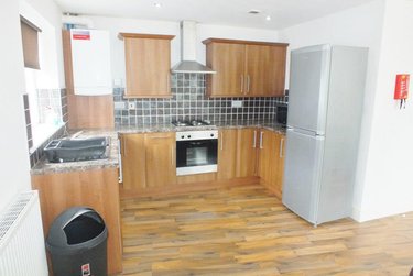 3 bed flat, Bawas Place, Radford, Nottingham, NG73NW - Image 1