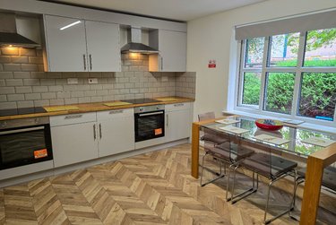 12 bed house, Denison Street, Radford, Nottingham, NG73PH - Image 1