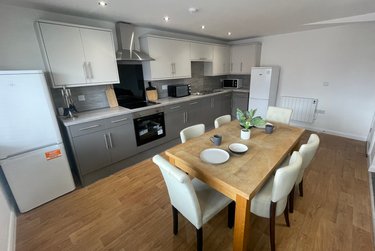 6 bed house, 158 Burton Road, West End, Lincoln, LN13LS - Image 1