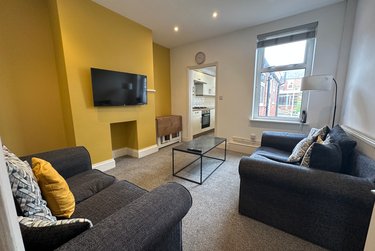 4 bed house, 24 Derwent Street, West End, Lincoln, LN11SL - Image 1