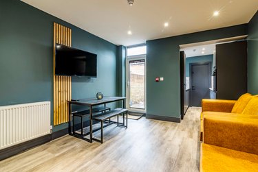 5 bed house, 80 Ripon Street, City Centre, Lincoln, LN57NQ - Image 1