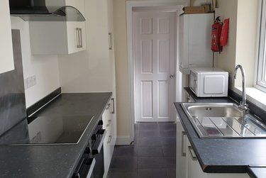 5 bed house, 16 Arboretum Avenue, City Centre, Lincoln, LN25JE - Image 3