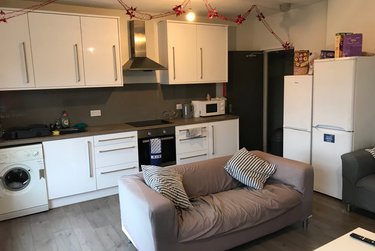 5 bed flat, 3b Monks Road, City Centre, Lincoln, LN25HL - Image 1