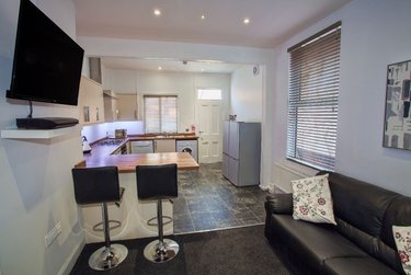 6 bed house, 12 Wiverton Road, Forest Fields, Nottingham, NG76NP - Image 4