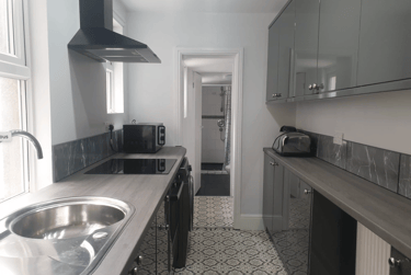 4 bed house, 36 Arboretum Avenue, City Centre, Lincoln, LN25JE - Image 2