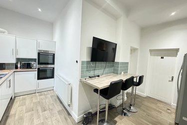 6 bed house, 66 Monson Street, City Centre, Lincoln, LN57SB - Image 1