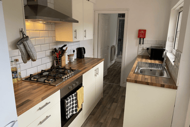 5 bed house, 11 Boultham Avenue, St Catherines, Lincoln, LN57XZ - Image 1