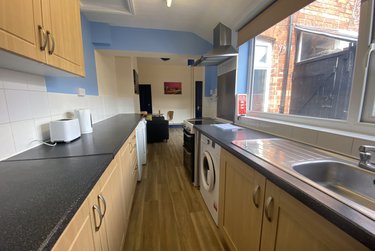 3 bed house, 98 Sincil Bank, St Catherines, Lincoln, LN57TG - Image 3